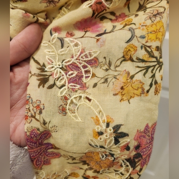 Hemant & Nandit Lyla Floral Crop Top - Picture 5 of 14